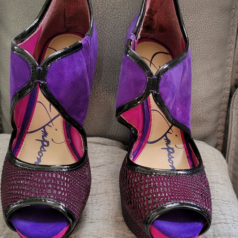 Shoes - Picture 2 of 3